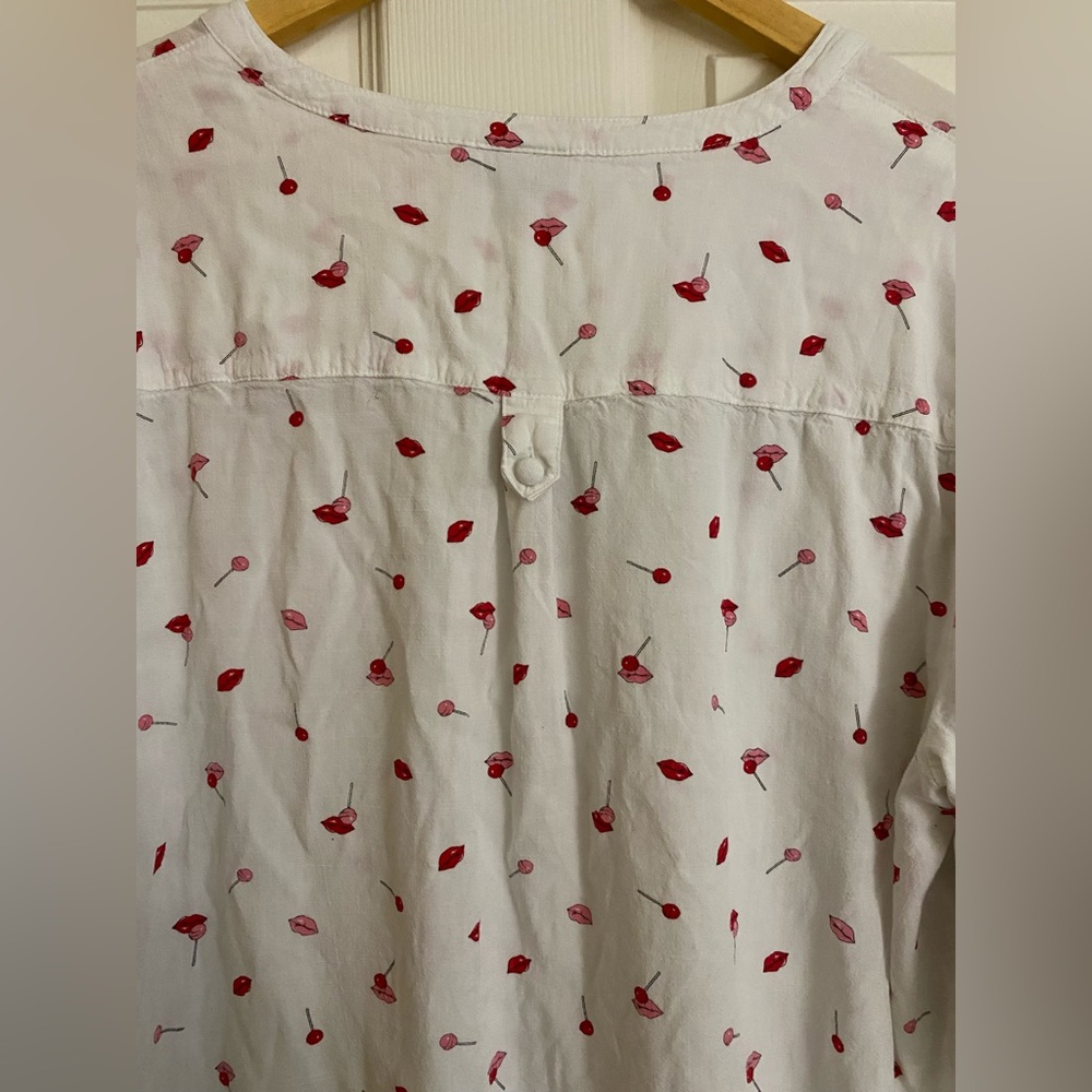 White and Red Patterned Women's Top - Picture 7 of 8